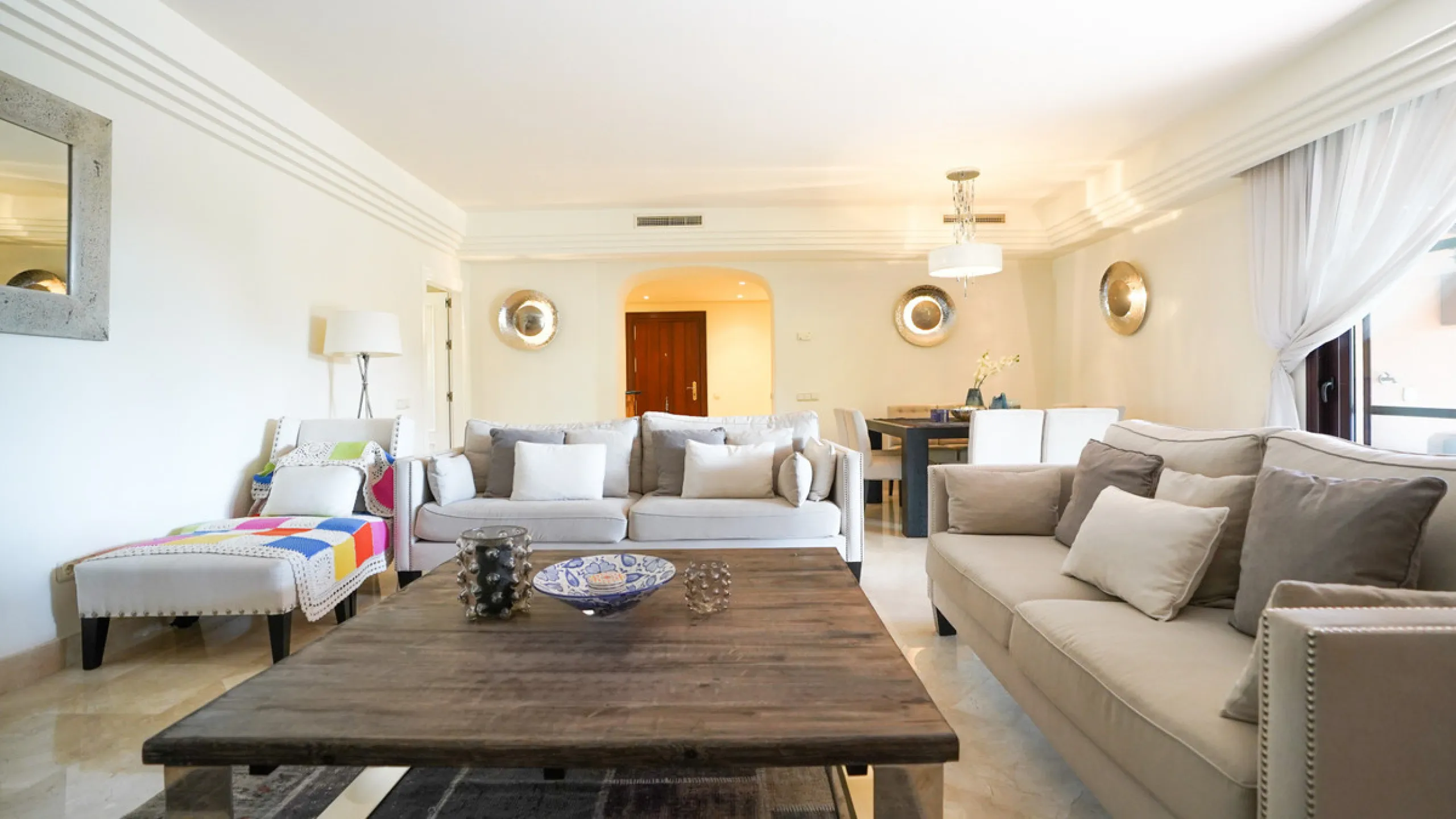 Apartment - Penthouse в продаже в Marbella, Málaga. В доме 3 спален и 3 ванных комнат. Площадь дома 385 м²