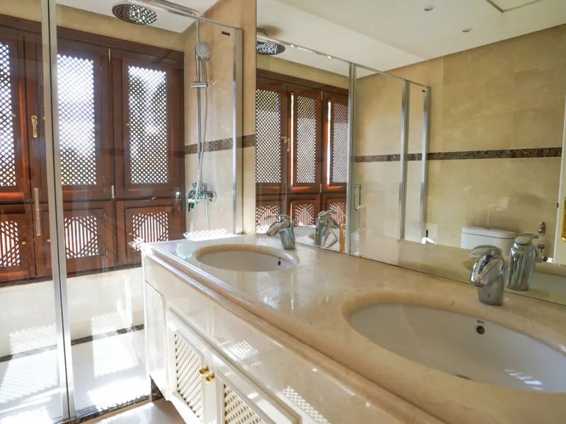 Apartment - Penthouse в продаже в Marbella, Málaga. В доме 3 спален и 3 ванных комнат. Площадь дома 385 м²