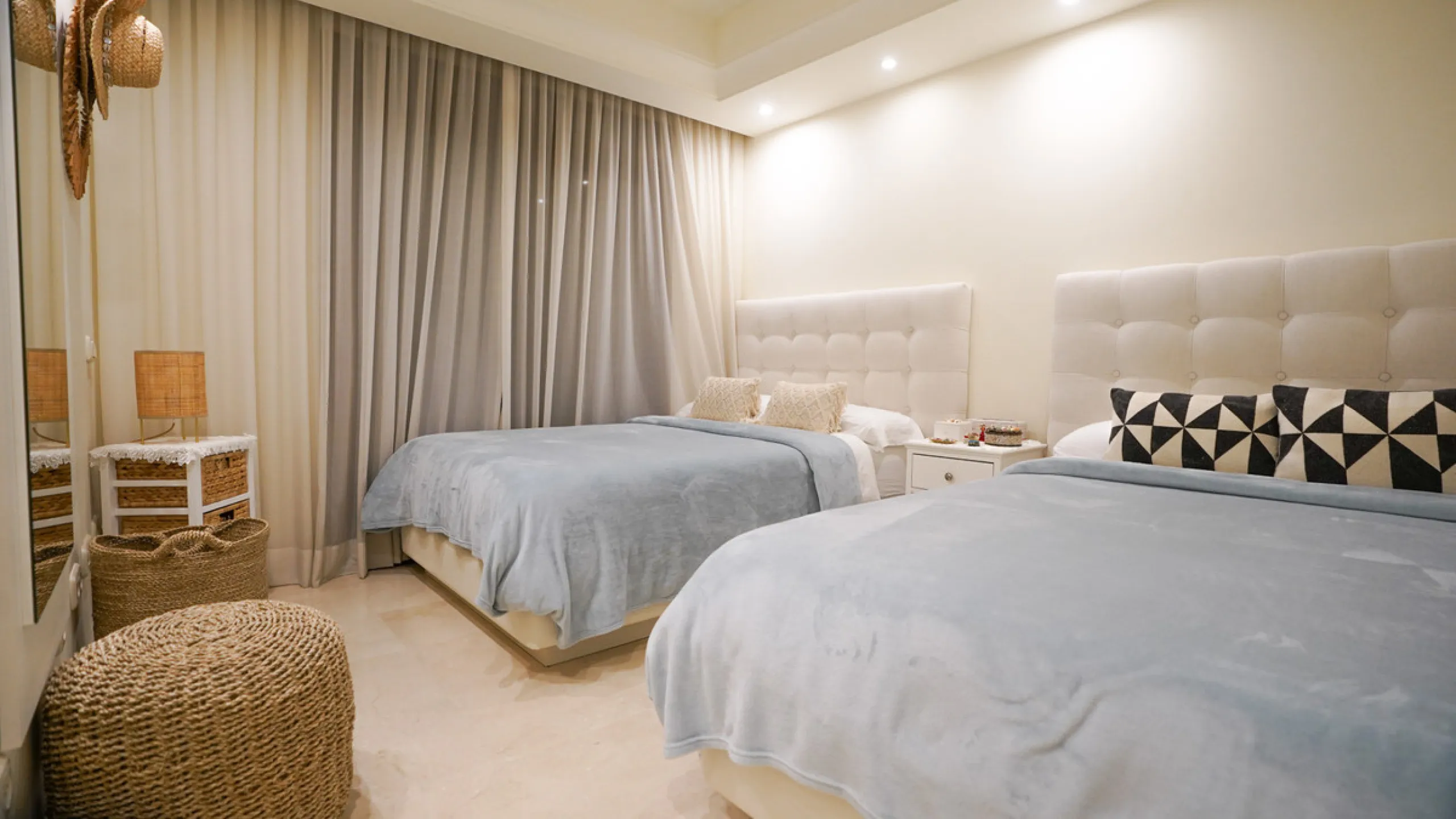 Apartment - Penthouse в продаже в Marbella, Málaga. В доме 3 спален и 3 ванных комнат. Площадь дома 385 м²