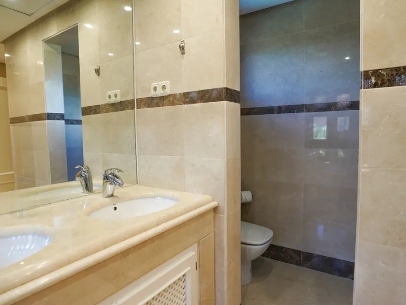 Apartment - Penthouse в продаже в Marbella, Málaga. В доме 3 спален и 3 ванных комнат. Площадь дома 385 м²