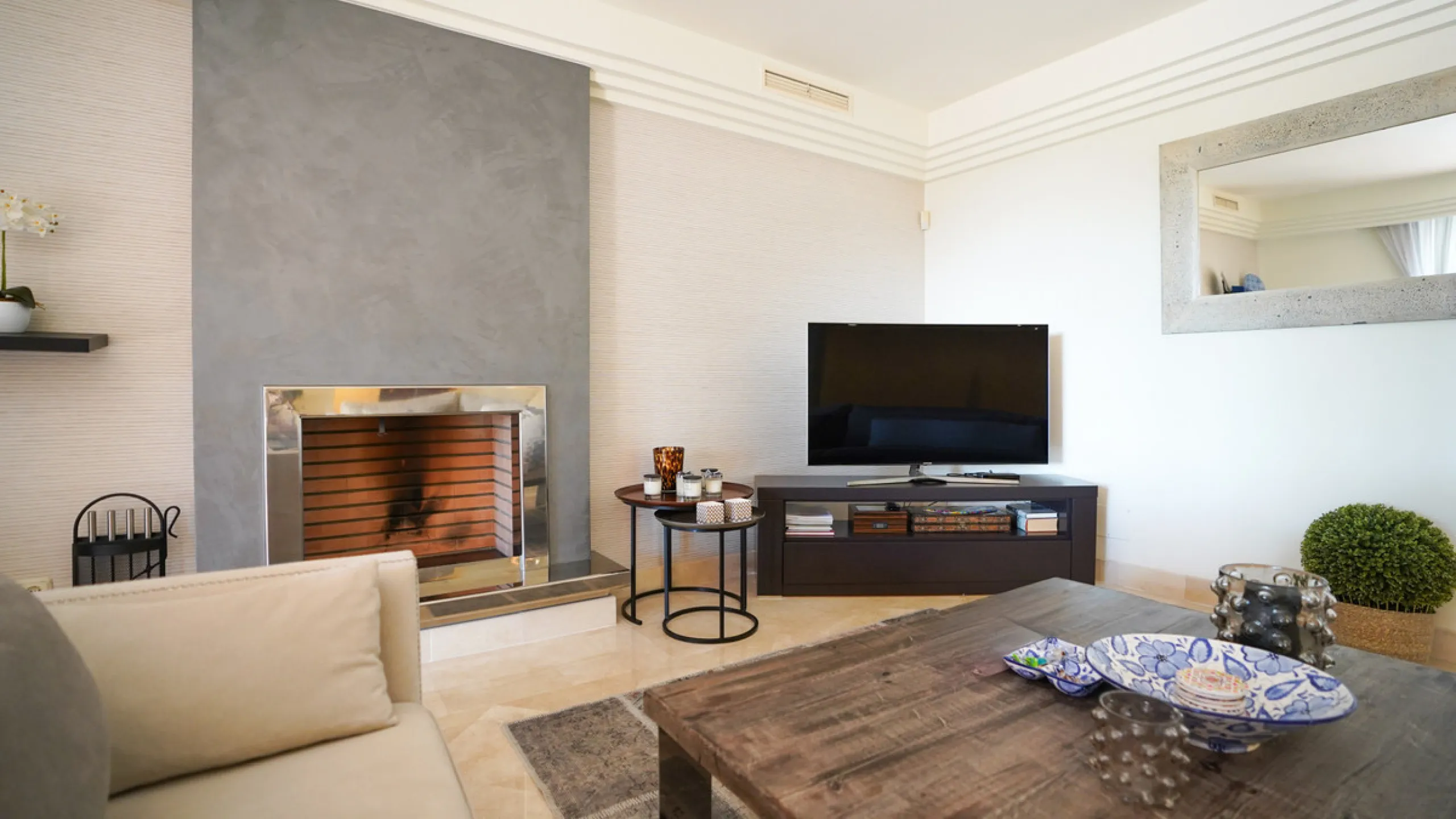 Apartment - Penthouse в продаже в Marbella, Málaga. В доме 3 спален и 3 ванных комнат. Площадь дома 385 м²