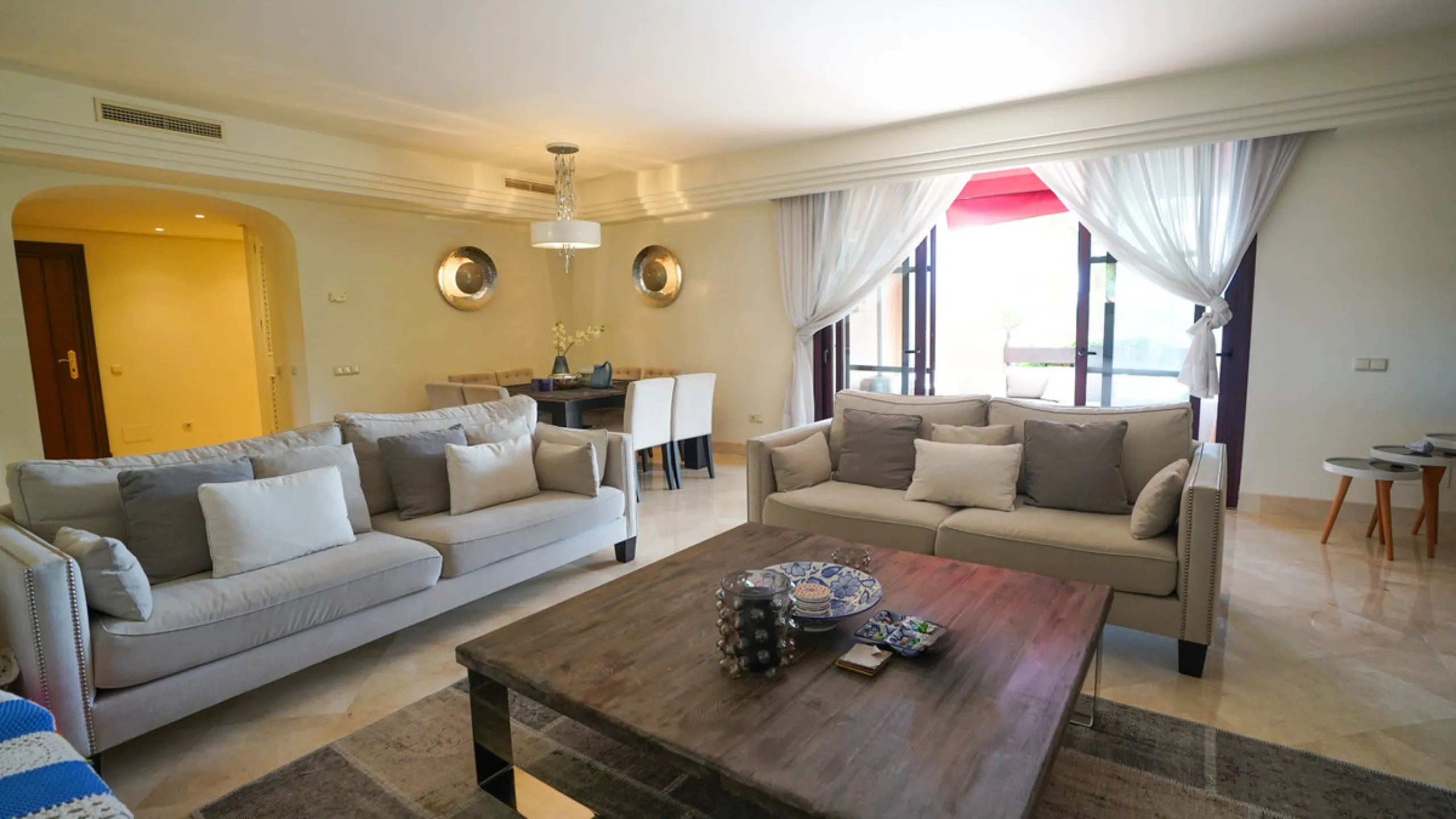 Apartment - Penthouse в продаже в Marbella, Málaga. В доме 3 спален и 3 ванных комнат. Площадь дома 385 м²