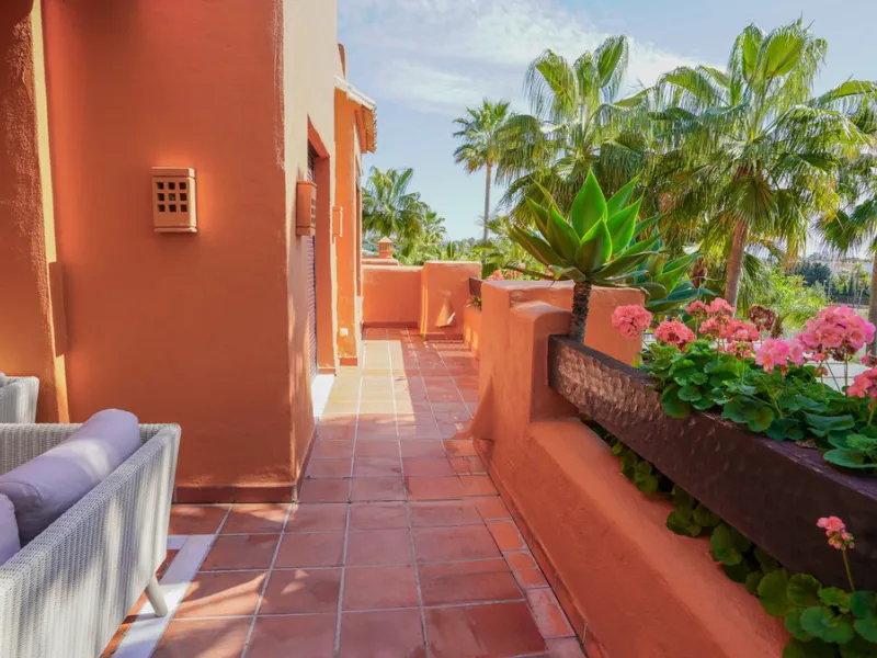 Apartment - Penthouse в продаже в Marbella, Málaga. В доме 3 спален и 3 ванных комнат. Площадь дома 385 м²