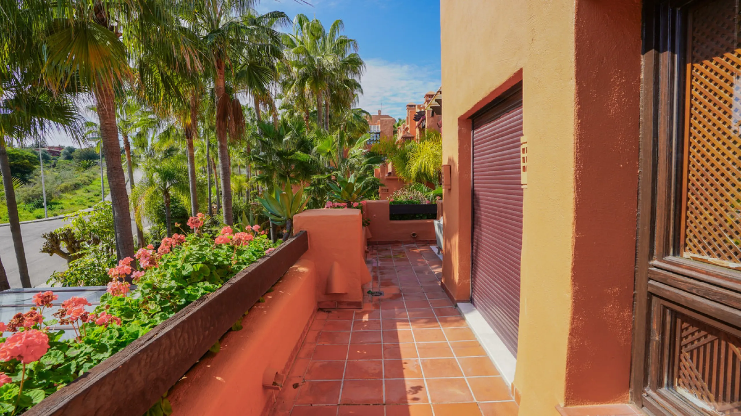 Apartment - Penthouse в продаже в Marbella, Málaga. В доме 3 спален и 3 ванных комнат. Площадь дома 385 м²