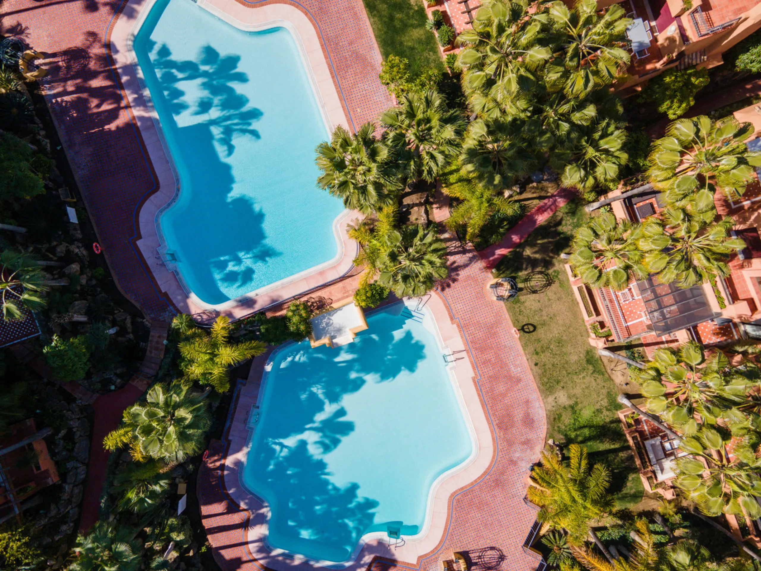 Apartment - Penthouse в продаже в Marbella, Málaga. В доме 3 спален и 3 ванных комнат. Площадь дома 385 м²