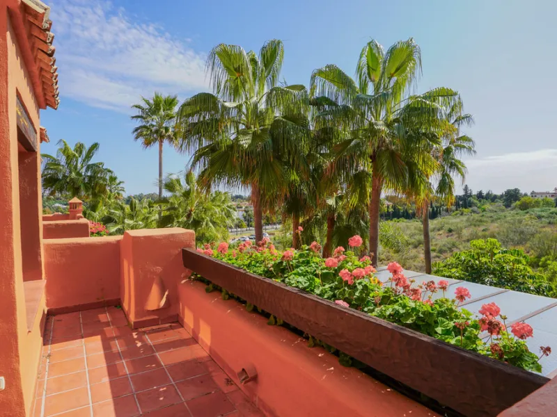 Apartment - Penthouse в продаже в Marbella, Málaga. В доме 3 спален и 3 ванных комнат. Площадь дома 385 м²