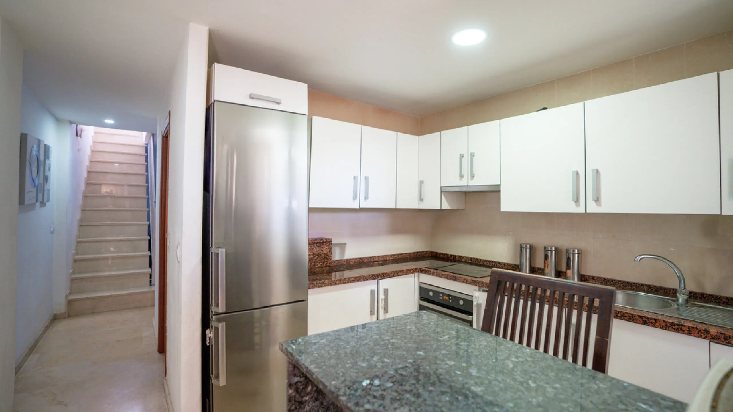 Apartment - Penthouse Duplex в продаже в Estepona, Málaga. В доме 3 спален и 2 ванных комнат. Площадь дома 116 м²