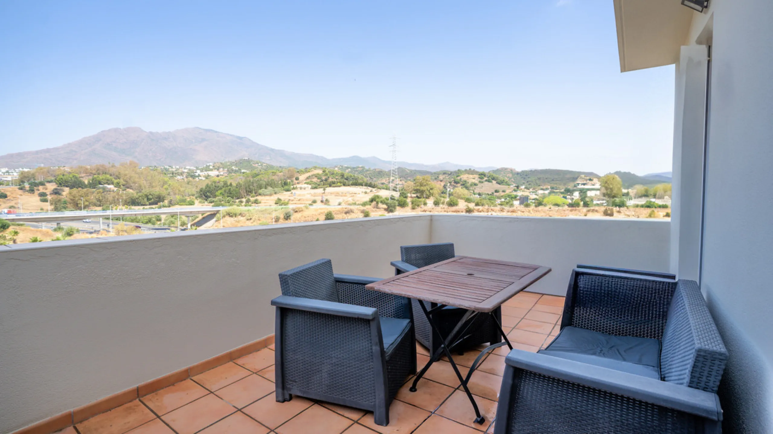 Apartment - Penthouse Duplex в продаже в Estepona, Málaga. В доме 3 спален и 2 ванных комнат. Площадь дома 116 м²
