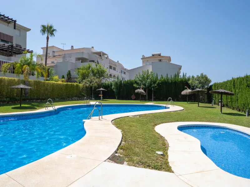 Apartment - Penthouse Duplex в продаже в Estepona, Málaga. В доме 3 спален и 2 ванных комнат. Площадь дома 116 м²