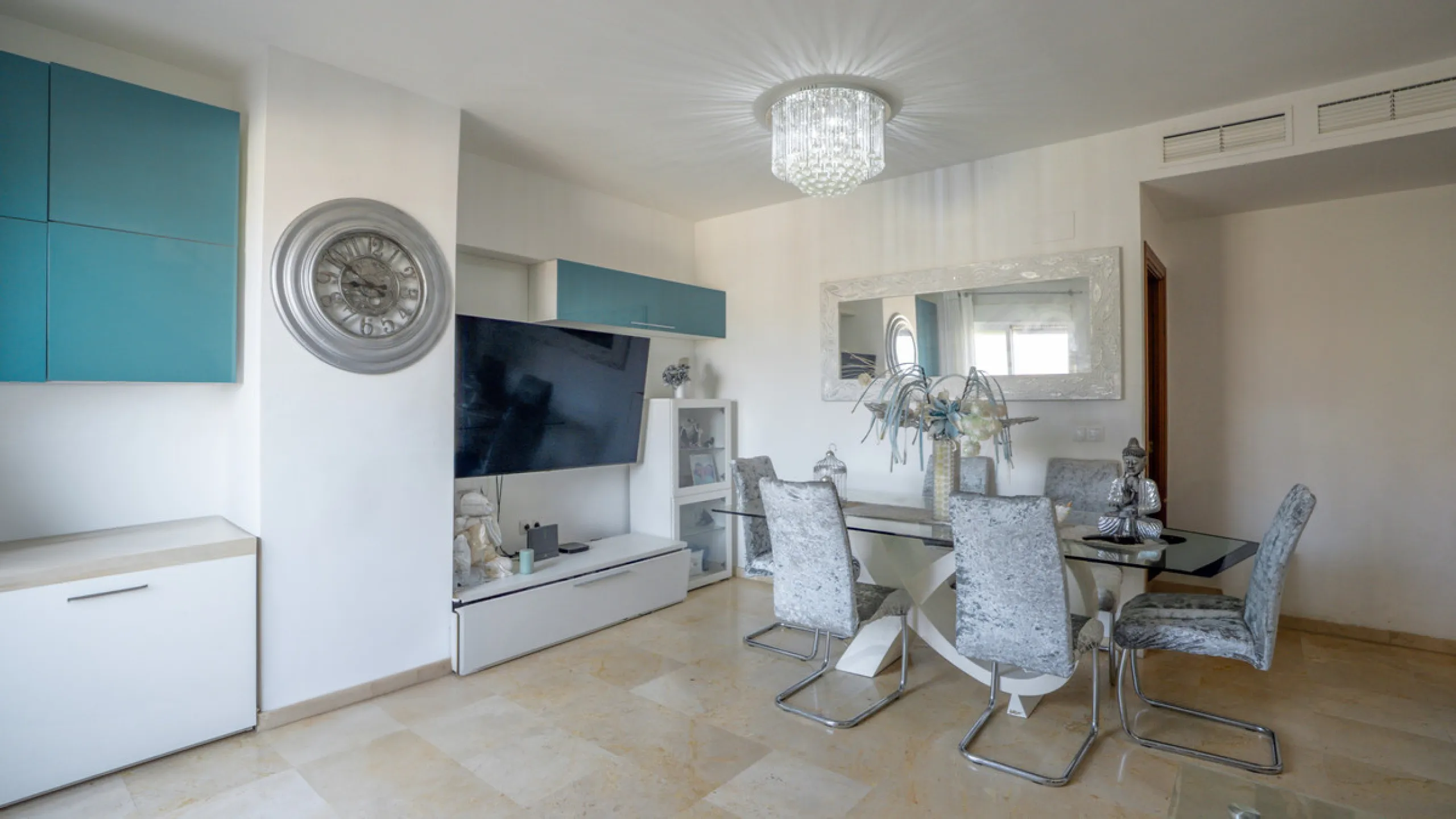 Apartment - Penthouse Duplex в продаже в Estepona, Málaga. В доме 3 спален и 2 ванных комнат. Площадь дома 116 м²