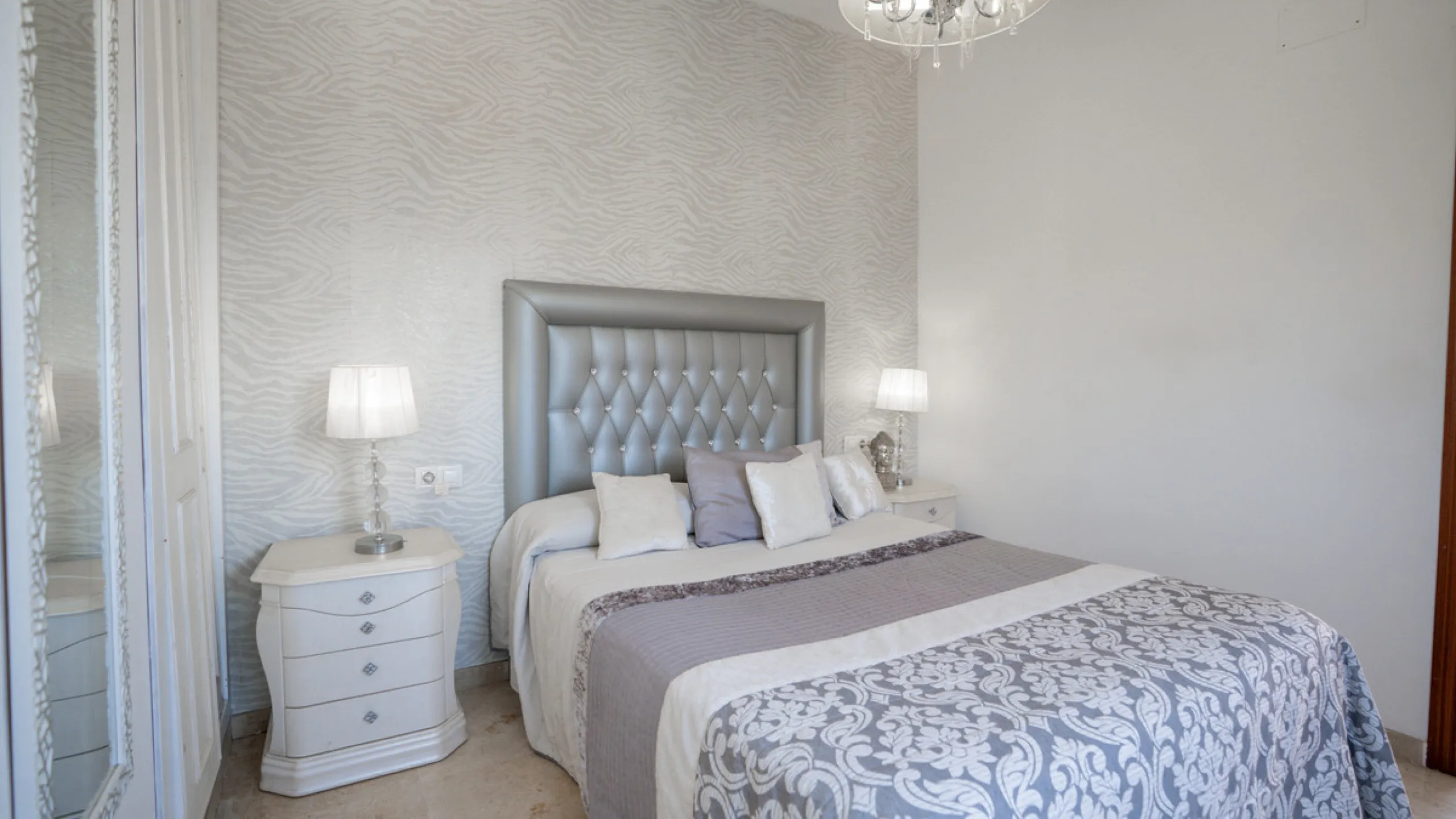 Apartment - Penthouse Duplex в продаже в Estepona, Málaga. В доме 3 спален и 2 ванных комнат. Площадь дома 116 м²