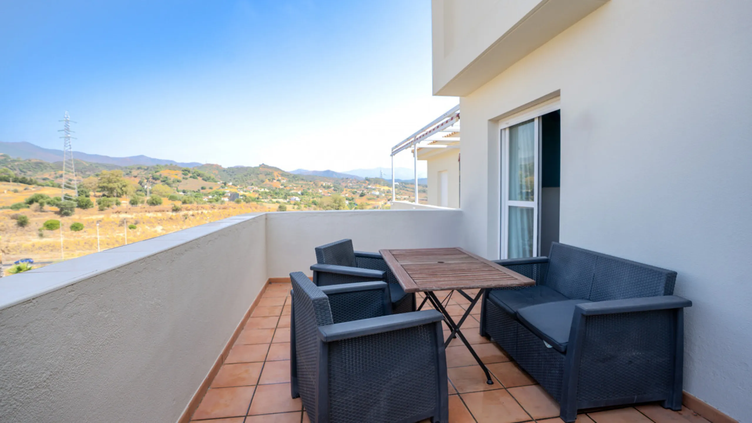 Apartment - Penthouse Duplex в продаже в Estepona, Málaga. В доме 3 спален и 2 ванных комнат. Площадь дома 116 м²
