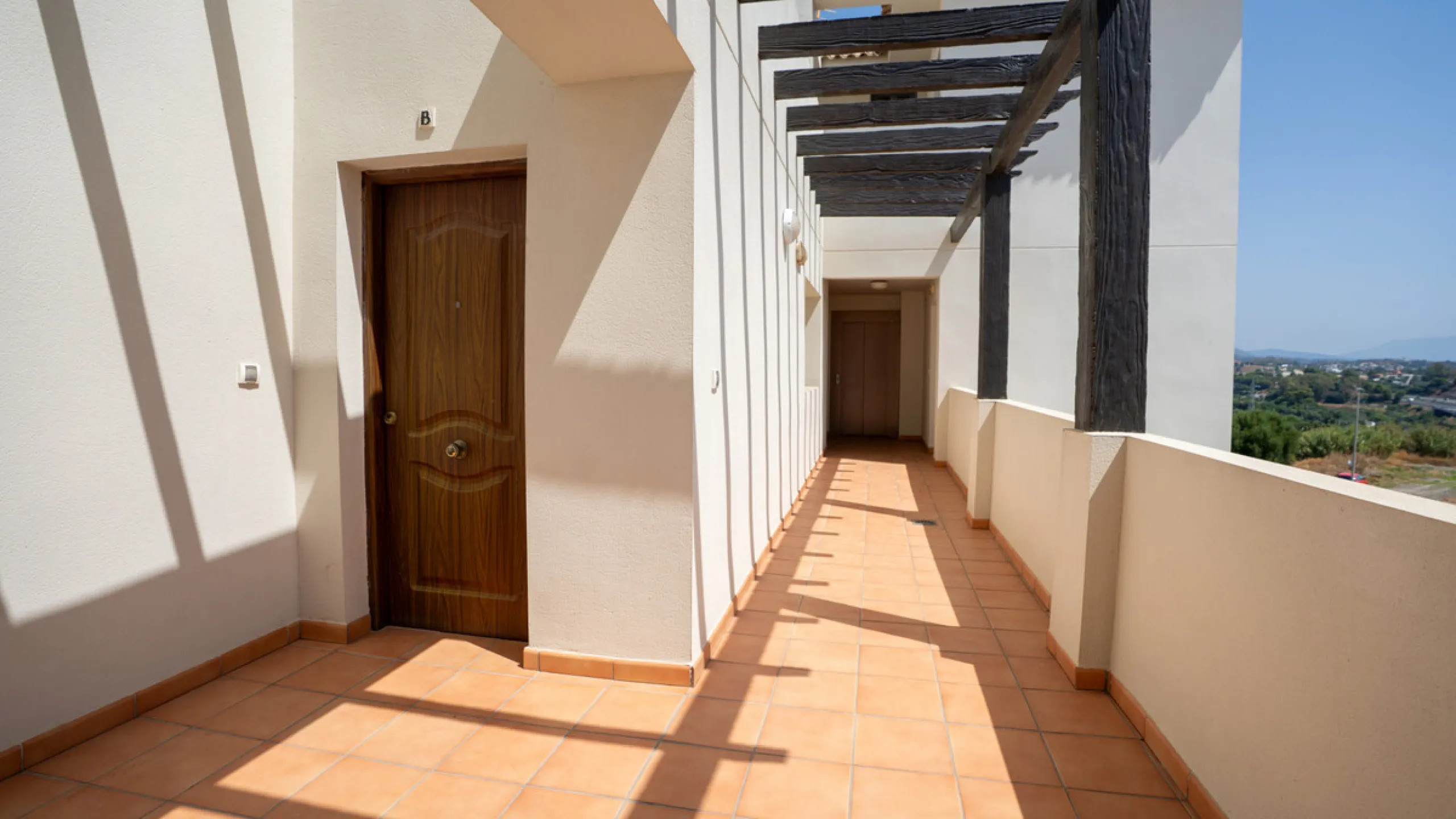 Apartment - Penthouse Duplex в продаже в Estepona, Málaga. В доме 3 спален и 2 ванных комнат. Площадь дома 116 м²