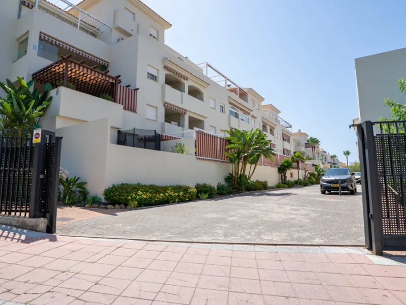 Apartment - Penthouse Duplex в продаже в Estepona, Málaga. В доме 3 спален и 2 ванных комнат. Площадь дома 116 м²