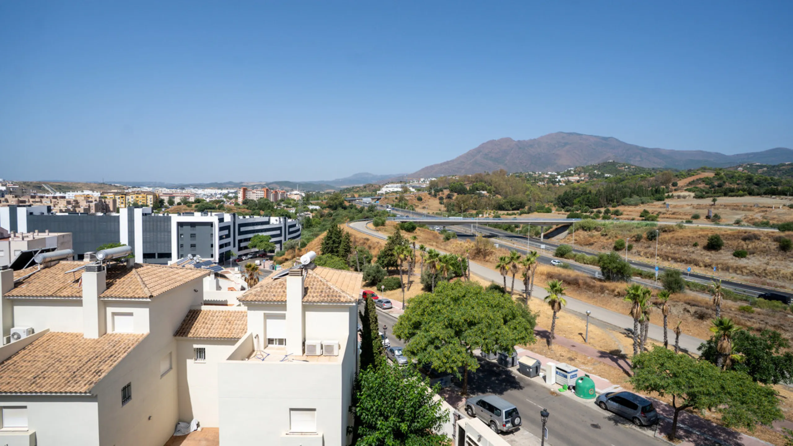 Apartment - Penthouse Duplex в продаже в Estepona, Málaga. В доме 3 спален и 2 ванных комнат. Площадь дома 116 м²