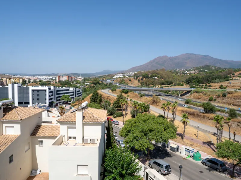 Apartment - Penthouse Duplex в продаже в Estepona, Málaga. В доме 3 спален и 2 ванных комнат. Площадь дома 116 м²