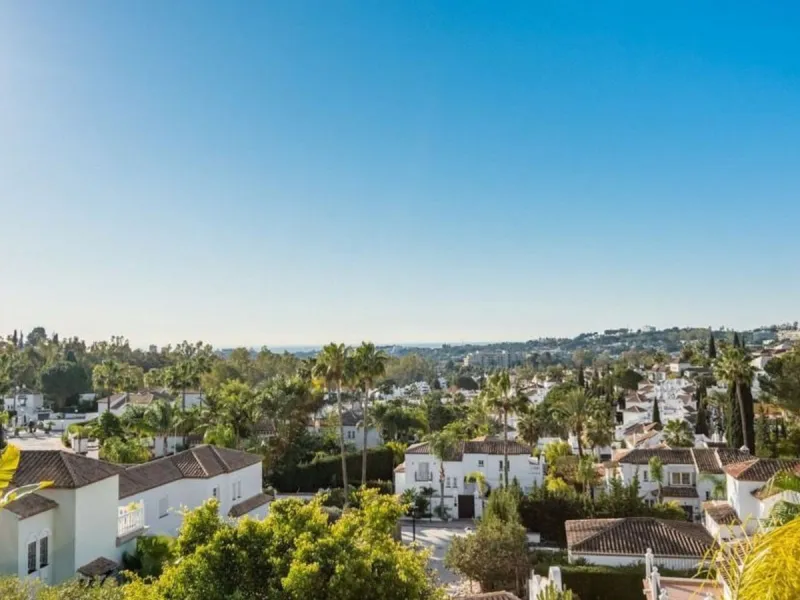 Experience the true Marbella lifestyle in this exclusive ground-floor residence, located in one of the most prestigious and sought-after areas of Nueva Andalucía. This elegant property blends luxury, comfort, and privacy in a serene and refined setting, j
