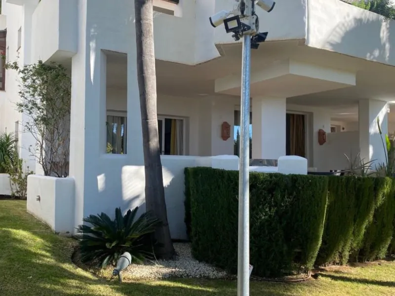 Apartment - Ground Floor Apartment в продаже в Marbella, Málaga. В доме 3 спален и 2 ванных комнат. Площадь дома 150 м²