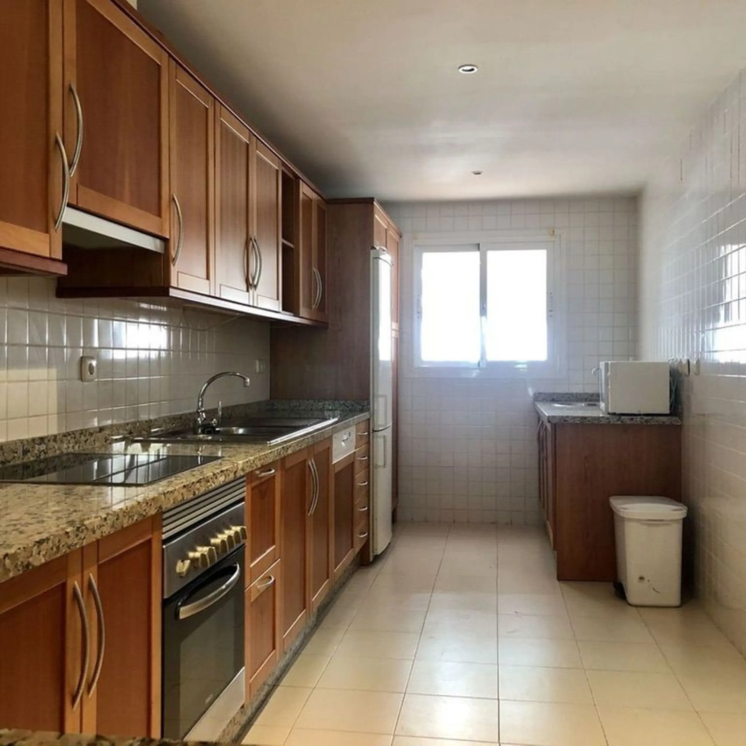 Apartment - Ground Floor Apartment в продаже в Marbella, Málaga. В доме 3 спален и 2 ванных комнат. Площадь дома 150 м²