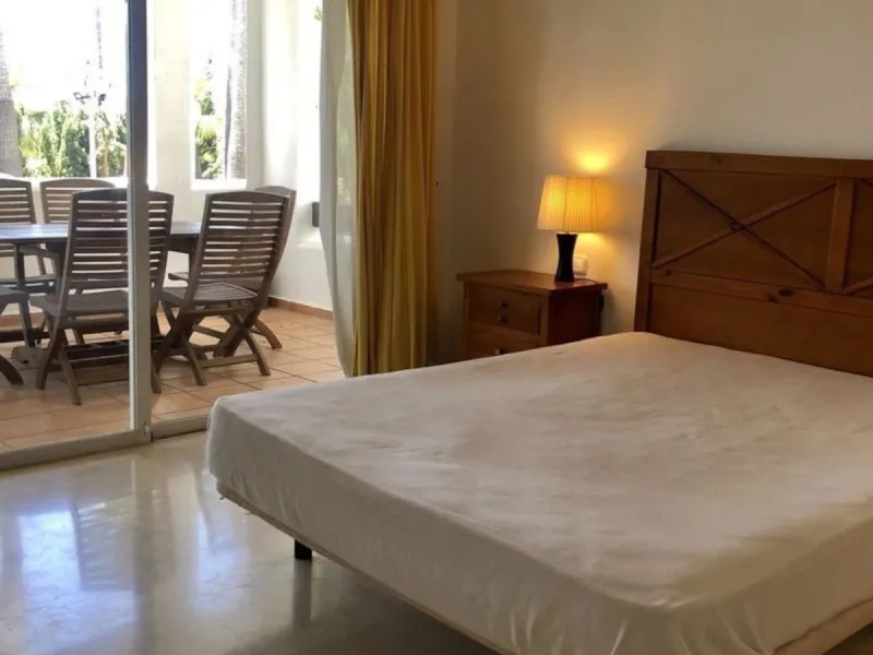 Apartment - Ground Floor Apartment в продаже в Marbella, Málaga. В доме 3 спален и 2 ванных комнат. Площадь дома 150 м²