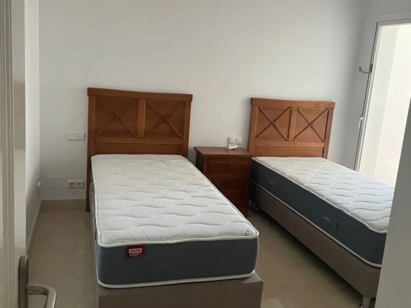 Apartment - Ground Floor Apartment в продаже в Marbella, Málaga. В доме 3 спален и 2 ванных комнат. Площадь дома 150 м²
