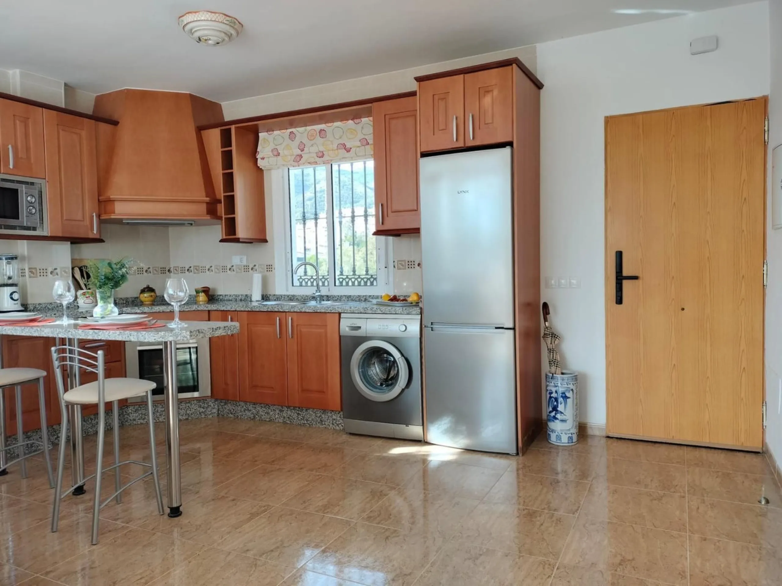 Property with Three Independent Dwellings in Arroyo de la Miel