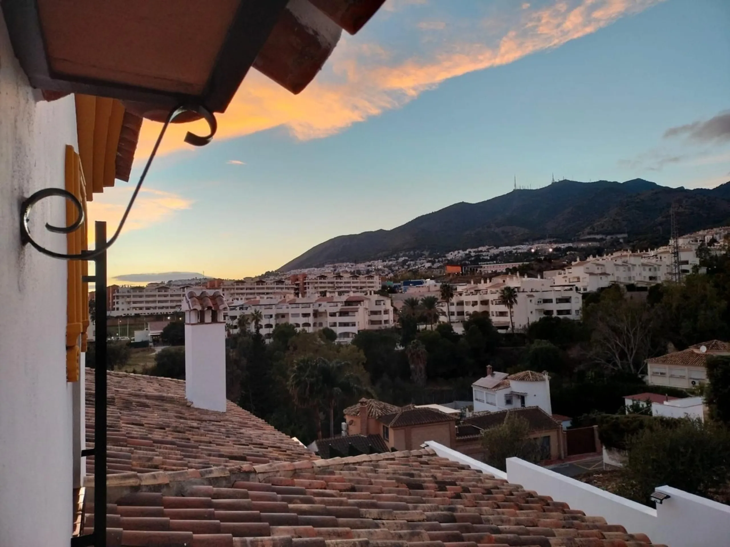 Property with Three Independent Dwellings in Arroyo de la Miel