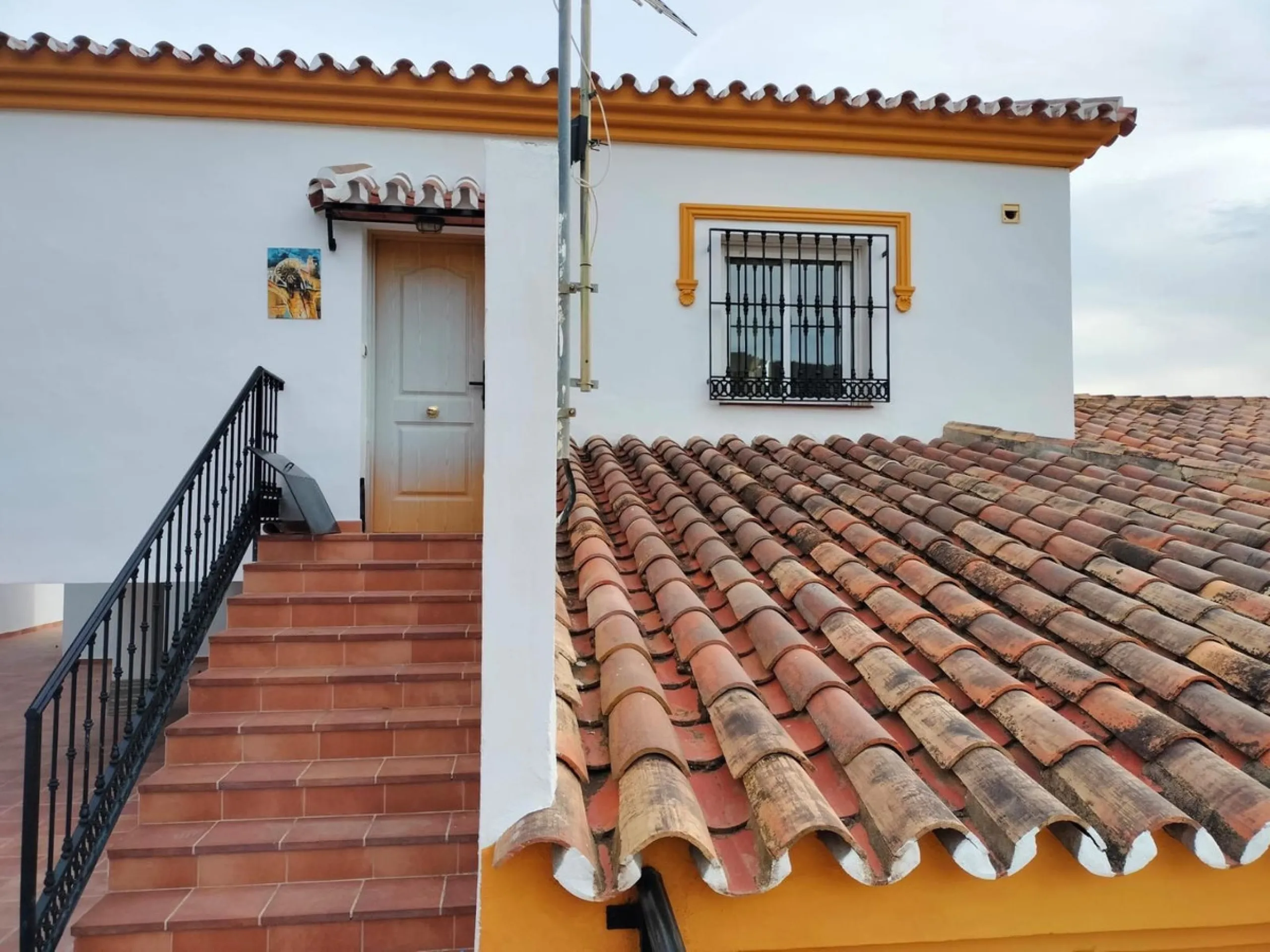 Property with Three Independent Dwellings in Arroyo de la Miel