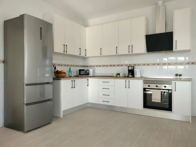 Property with Three Independent Dwellings in Arroyo de la Miel