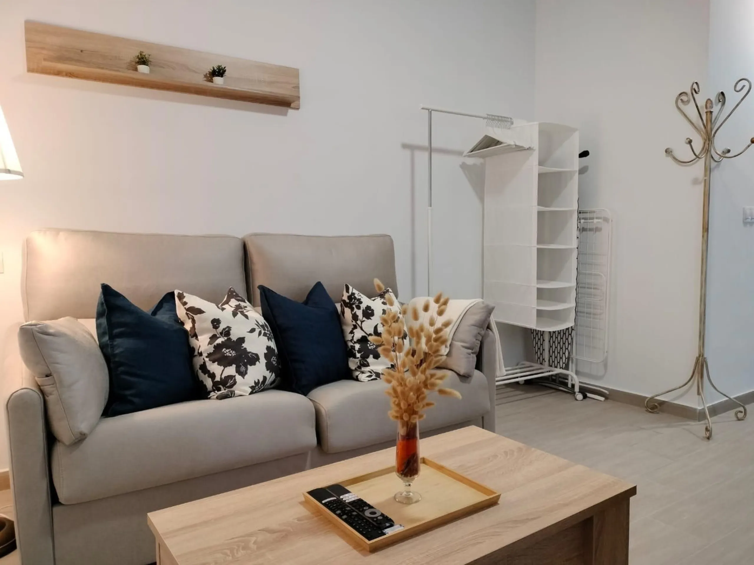 Property with Three Independent Dwellings in Arroyo de la Miel