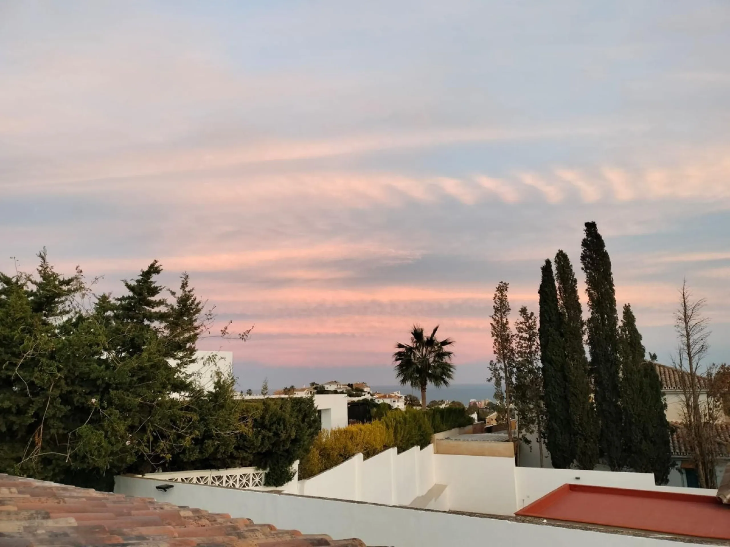 Property with Three Independent Dwellings in Arroyo de la Miel