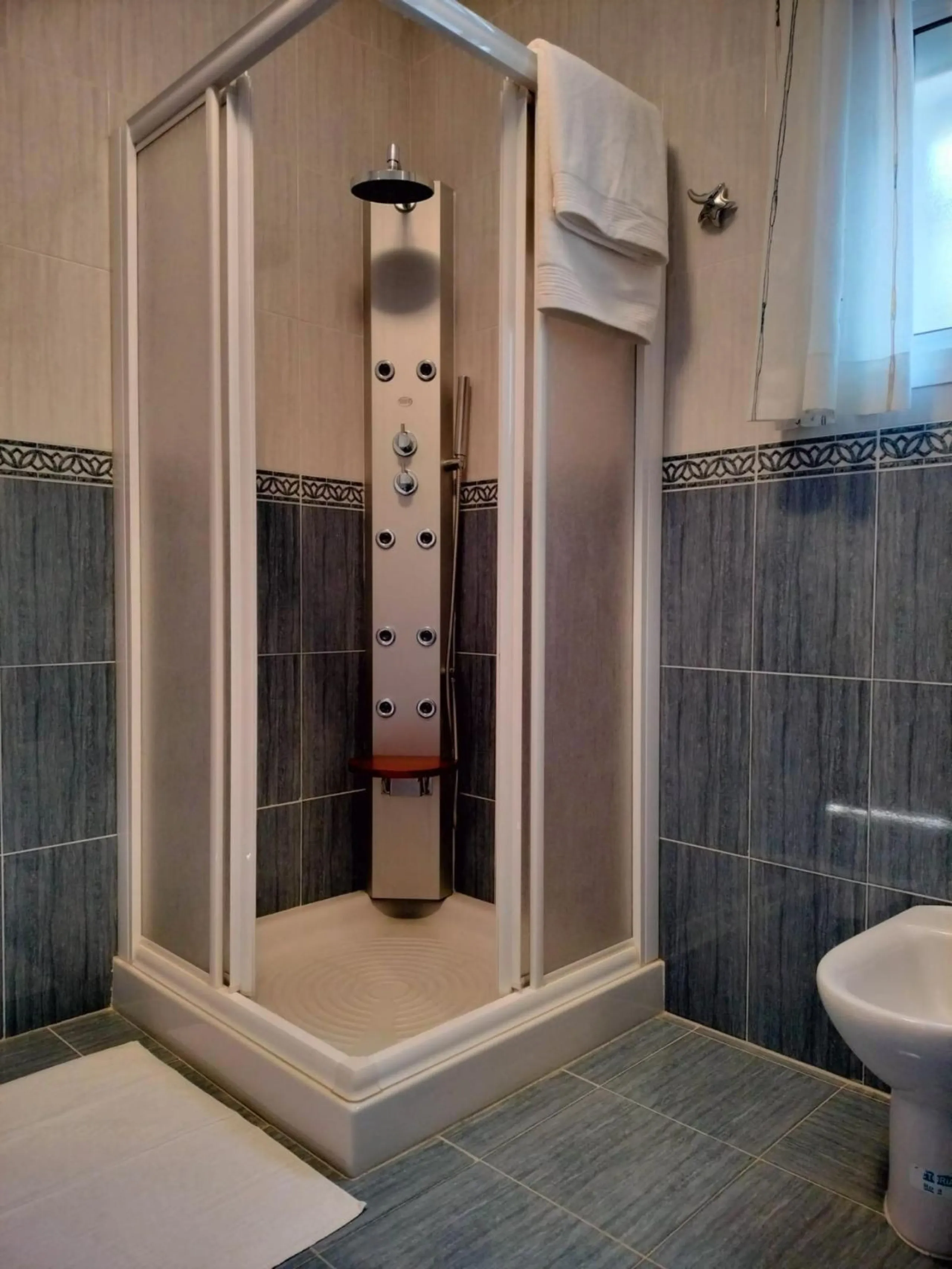 Property with Three Independent Dwellings in Arroyo de la Miel