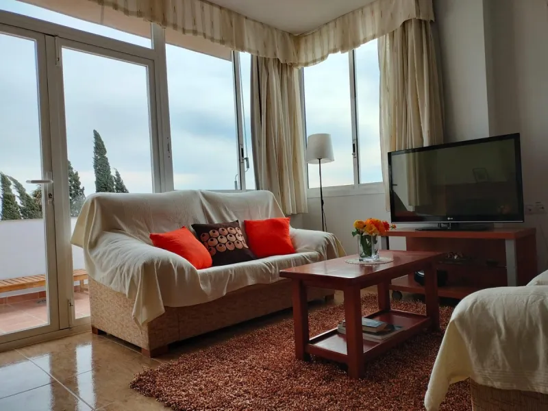 Property with Three Independent Dwellings in Arroyo de la Miel