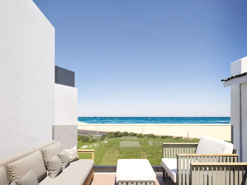 *** Contemporary Townhouse in Bahia Dorada, Estepona *** 3 Bedrooms, 2 Bathrooms and a Guest Toilet *** Spacious Private Terraces and Garden *** Panoramic Views to the Mediterranean Sea *** Fully Fitted Kitchen *** High Quality Built *** Ideal Location: L