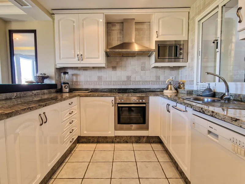 Apartment - Penthouse в продаже в Manilva, Málaga. В доме 3 спален и 2 ванных комнат. Площадь дома 154 м²