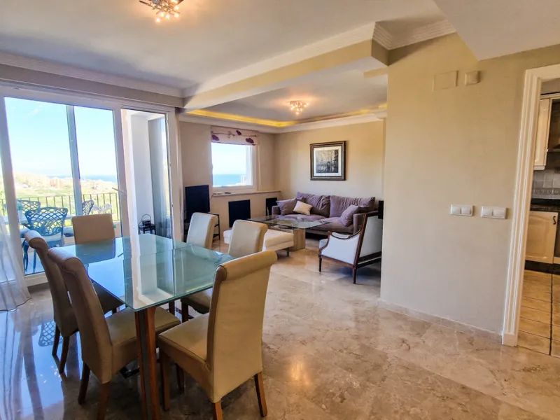 Apartment - Penthouse в продаже в Manilva, Málaga. В доме 3 спален и 2 ванных комнат. Площадь дома 154 м²