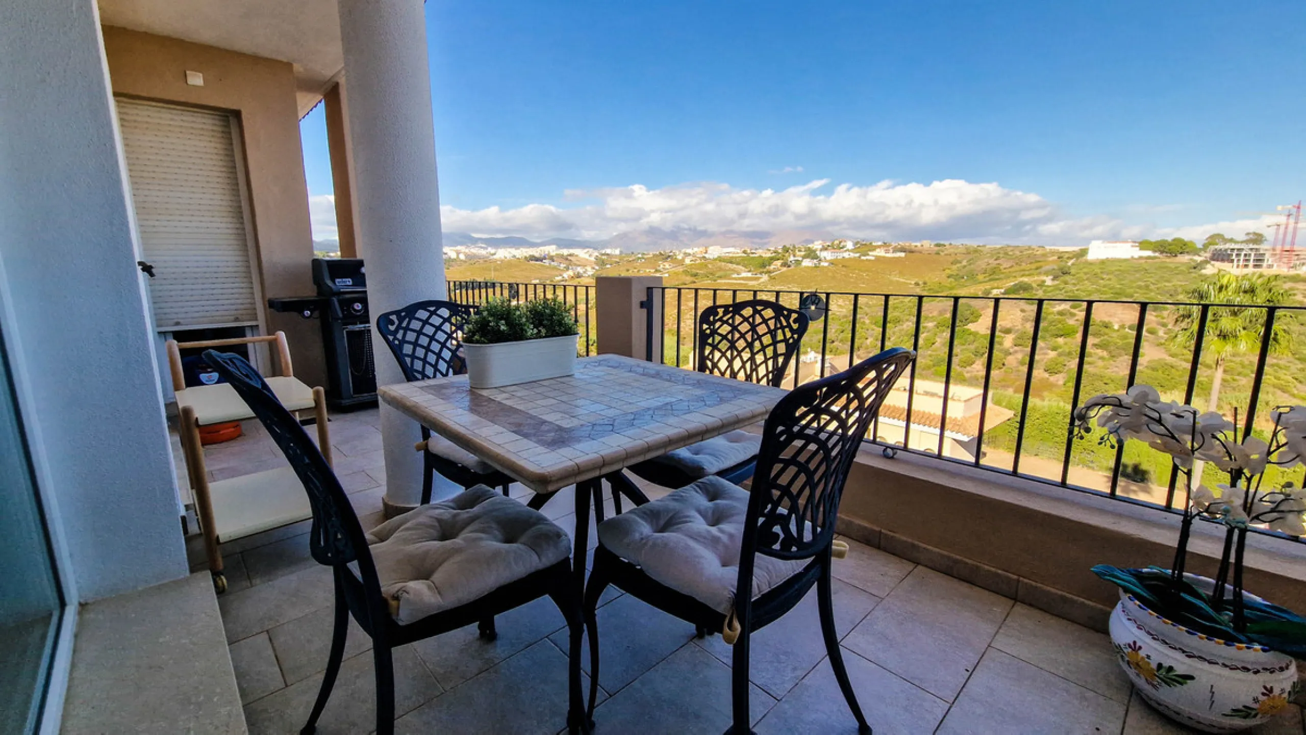 Apartment - Penthouse в продаже в Manilva, Málaga. В доме 3 спален и 2 ванных комнат. Площадь дома 154 м²
