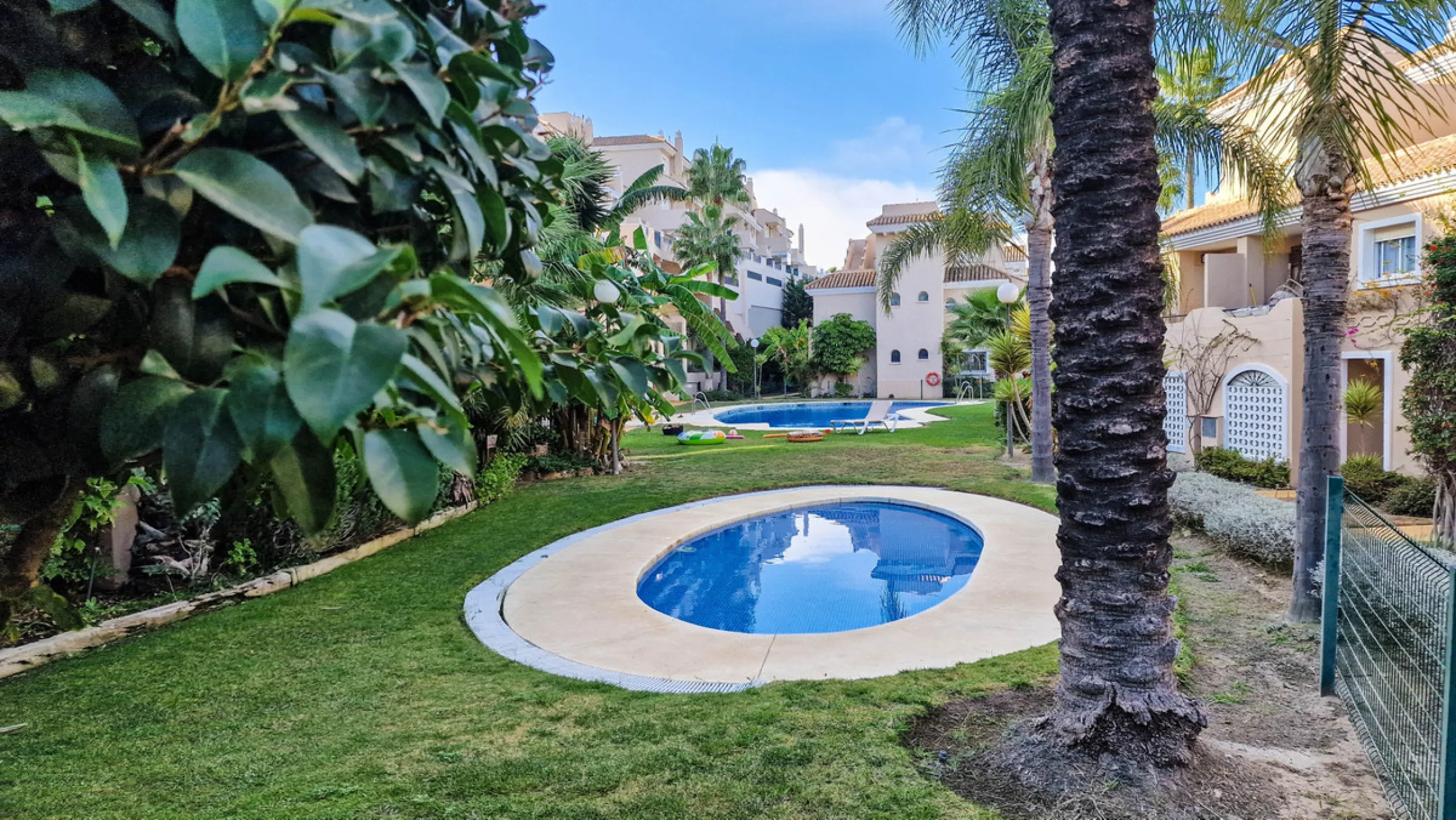Apartment - Penthouse в продаже в Manilva, Málaga. В доме 3 спален и 2 ванных комнат. Площадь дома 154 м²