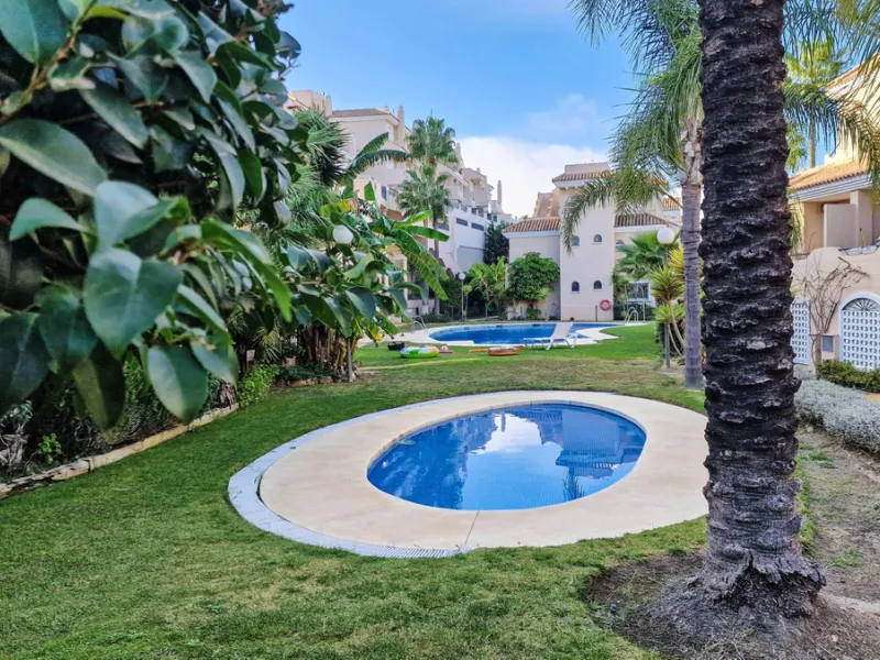 Apartment - Penthouse в продаже в Manilva, Málaga. В доме 3 спален и 2 ванных комнат. Площадь дома 154 м²