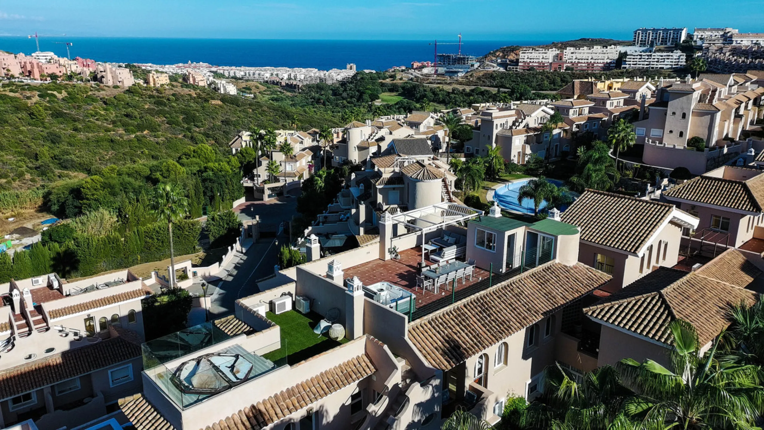 Apartment - Penthouse в продаже в Manilva, Málaga. В доме 3 спален и 2 ванных комнат. Площадь дома 154 м²