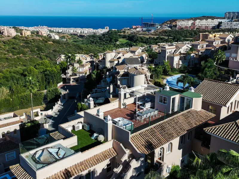 Apartment - Penthouse в продаже в Manilva, Málaga. В доме 3 спален и 2 ванных комнат. Площадь дома 154 м²