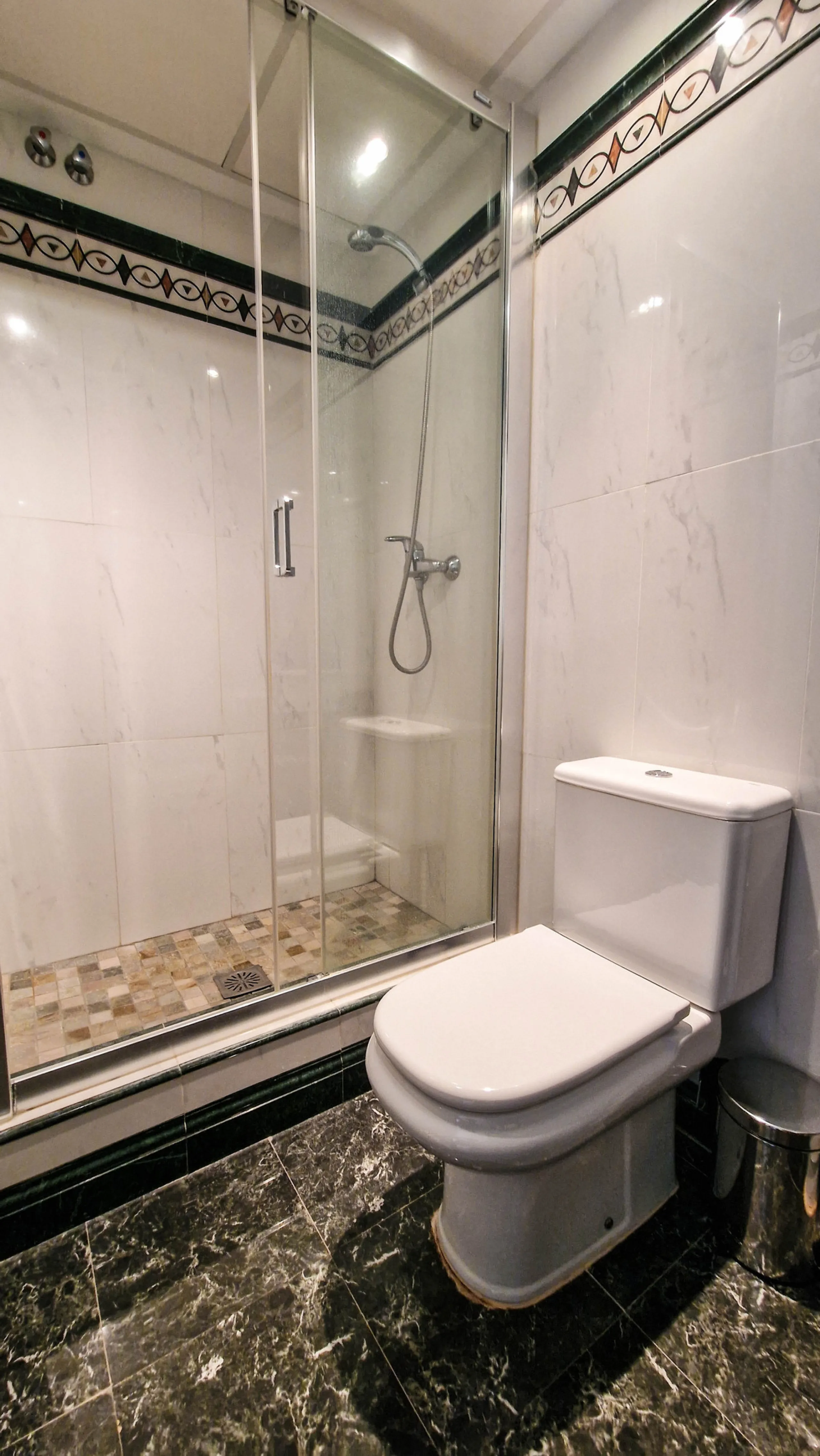 Apartment - Penthouse в продаже в Manilva, Málaga. В доме 3 спален и 2 ванных комнат. Площадь дома 154 м²