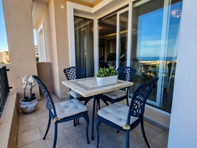 Apartment - Penthouse в продаже в Manilva, Málaga. В доме 3 спален и 2 ванных комнат. Площадь дома 154 м²