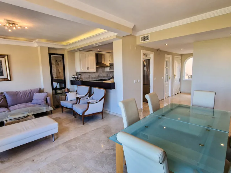 Apartment - Penthouse в продаже в Manilva, Málaga. В доме 3 спален и 2 ванных комнат. Площадь дома 154 м²