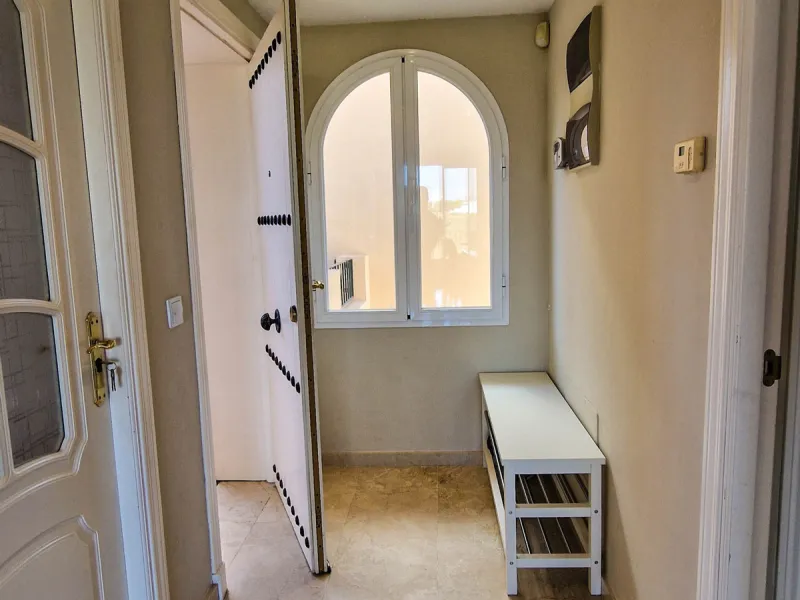 Apartment - Penthouse в продаже в Manilva, Málaga. В доме 3 спален и 2 ванных комнат. Площадь дома 154 м²