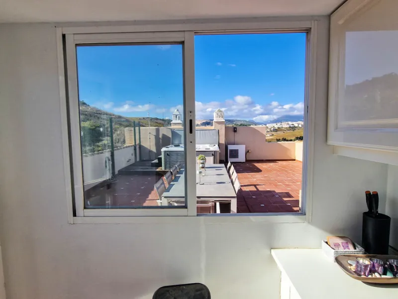 Apartment - Penthouse в продаже в Manilva, Málaga. В доме 3 спален и 2 ванных комнат. Площадь дома 154 м²
