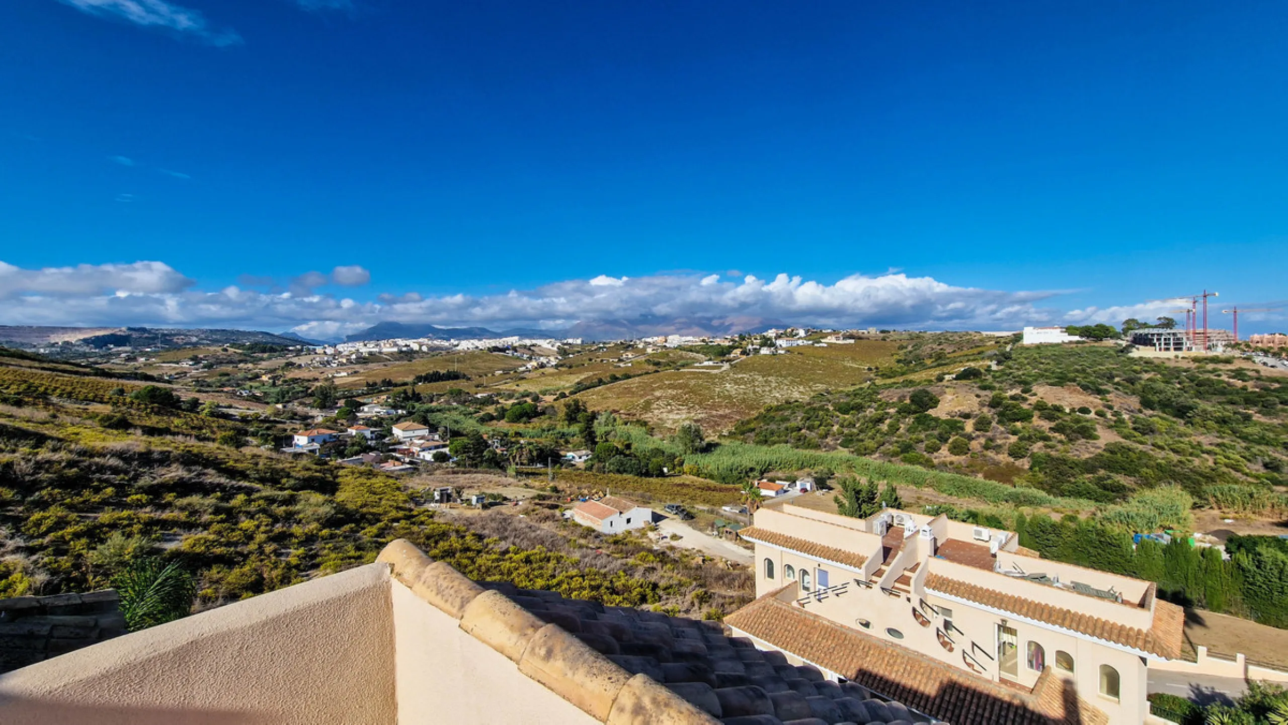 Apartment - Penthouse в продаже в Manilva, Málaga. В доме 3 спален и 2 ванных комнат. Площадь дома 154 м²