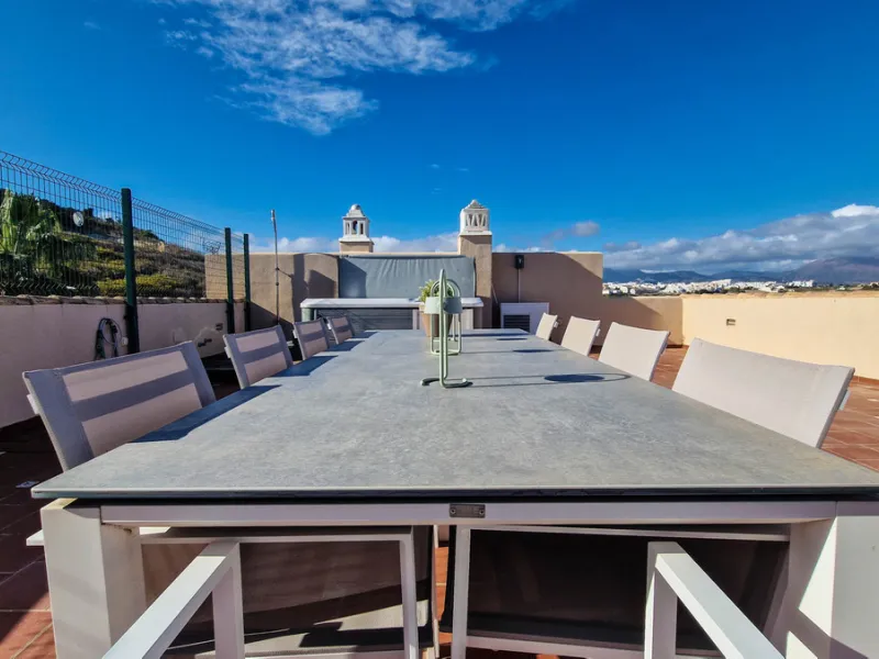 Apartment - Penthouse в продаже в Manilva, Málaga. В доме 3 спален и 2 ванных комнат. Площадь дома 154 м²