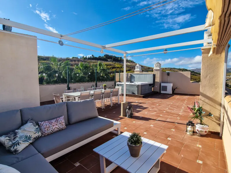 Apartment - Penthouse в продаже в Manilva, Málaga. В доме 3 спален и 2 ванных комнат. Площадь дома 154 м²