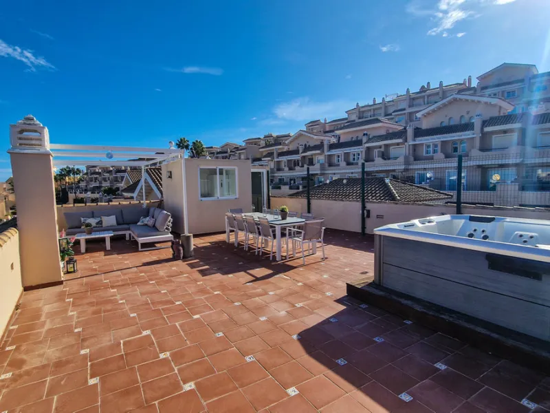 Apartment - Penthouse в продаже в Manilva, Málaga. В доме 3 спален и 2 ванных комнат. Площадь дома 154 м²